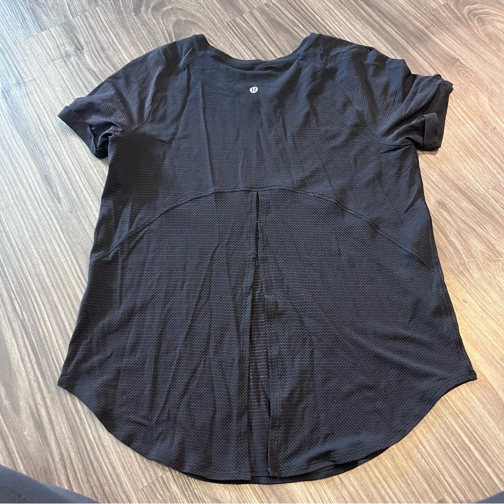 Lululemon Tie TShirt - Picture 3 of 5